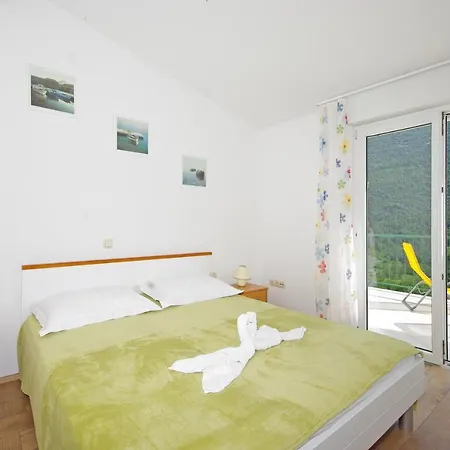 Apartment Apartments With A Parking Space Podaspilje, Omis - 11708 *